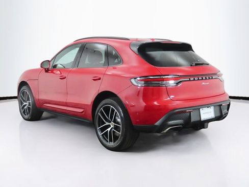 Certified 2025 Porsche Macan AWD/4WD image 3