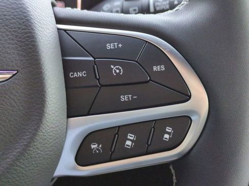 New 2026 Chrysler Pacifica Select AWD/4WD image 27