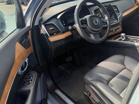 Used 2023 Volvo XC90 B6 Plus w/ Protection Package Premier AWD/4WD image 4