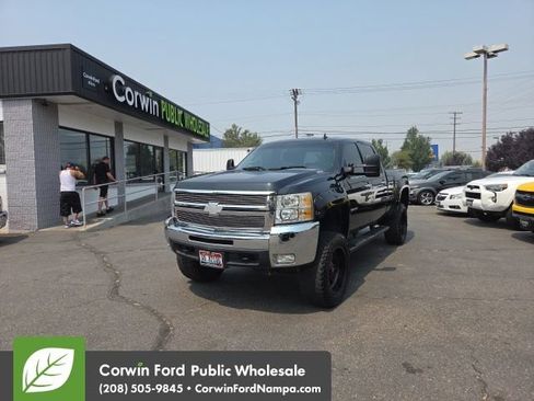 Used 2009 Chevrolet Silverado 2500 LTZ w/ Safety Package AWD/4WD image 3