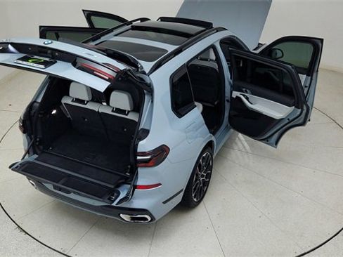 Used 2025 BMW X7 xDrive40i w/ M Sport Package image 90