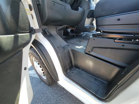 Used 2025 RAM ProMaster 2500 w/ Convenience Group FWD image 16