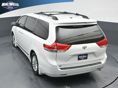 Used 2013 Toyota Sienna XLE image 13