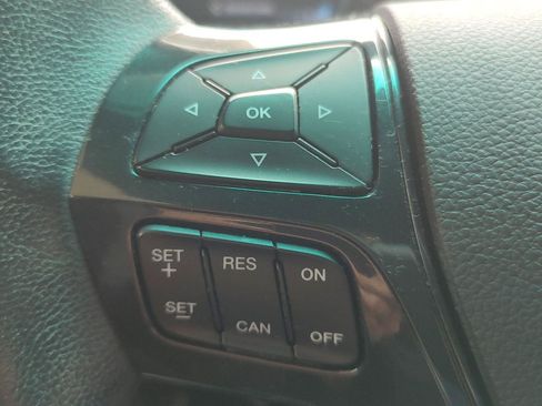Used 2017 Ford Explorer XLT AWD/4WD image 14