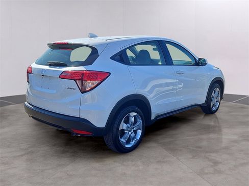 Used 2016 Honda HR-V LX image 4