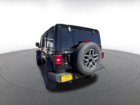 Used 2025 Jeep Wrangler Unlimited Sahara AWD/4WD image 14