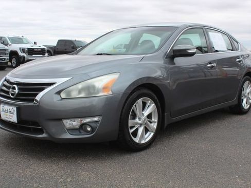 Used 2015 Nissan Altima 2.5 SL w/ Moonroof Package FWD image 8