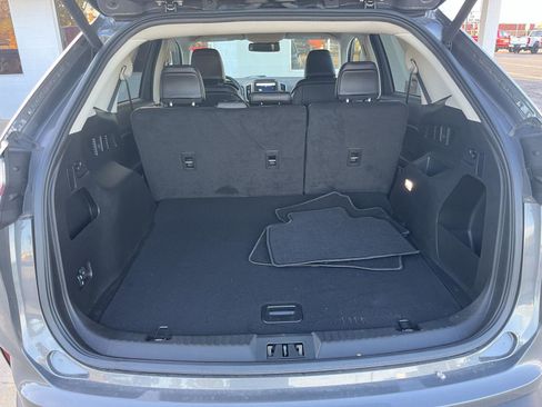 Used 2024 Ford Edge SEL w/ Convenience Package image 8