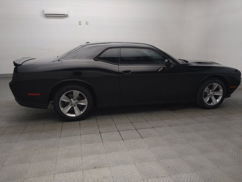 Used 2019 Dodge Challenger SXT RWD image 10
