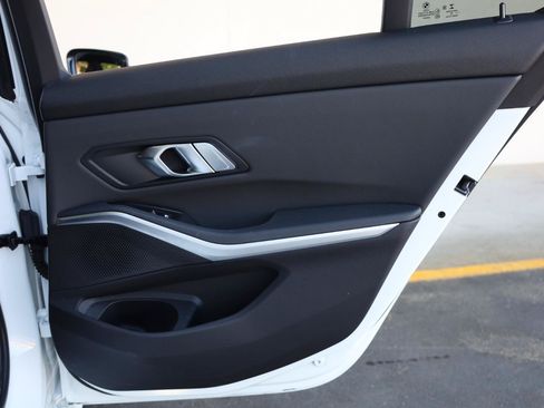 Used 2019 BMW 330i Sedan w/ Driving Assistance Package RWD image 25