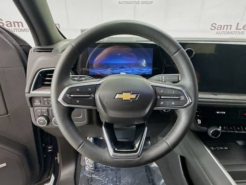 Used 2025 Chevrolet Tahoe Premier AWD/4WD image 12