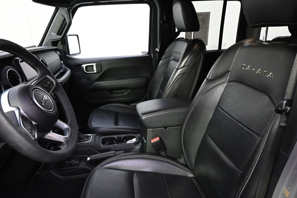 Used 2023 Jeep Wrangler Unlimited Sahara AWD/4WD image 13