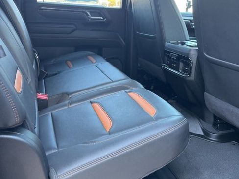 Used 2025 GMC Sierra 2500 AT4 w/ AT4 Premium Plus Package image 9