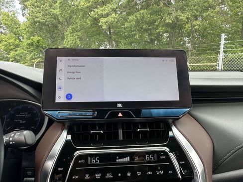 Used 2023 Toyota Venza Limited AWD/4WD image 12
