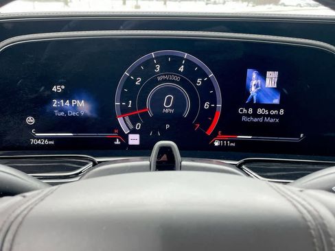 Used 2023 Cadillac Escalade V w/ LPO, ONYX Package image 34