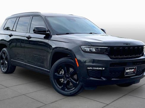Used 2023 Jeep Grand Cherokee L Limited w/ Black Appearance Package RWD image 3