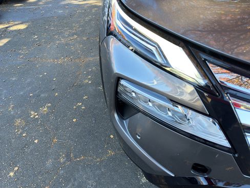 New 2026 Nissan Rogue Platinum image 10