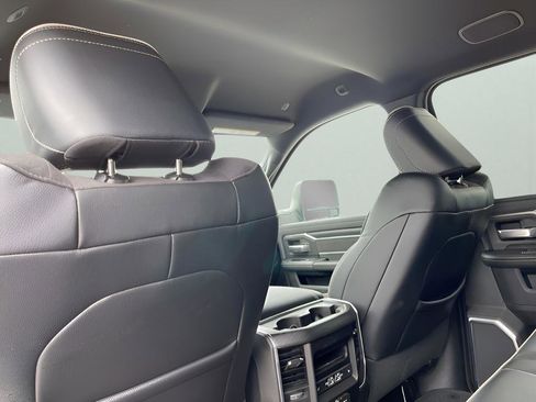 Used 2024 RAM 2500 Laramie w/ Night Edition image 33