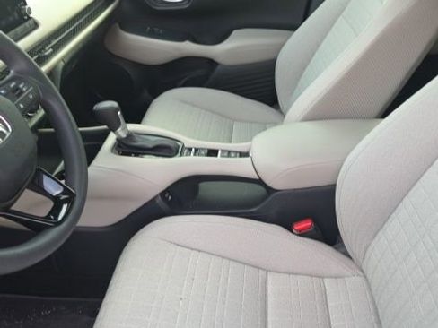 Used 2025 Honda HR-V LX image 9