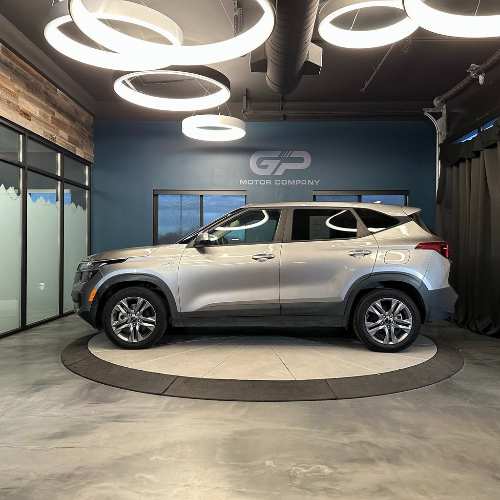 Used 2023 Kia Seltos LX AWD/4WD image 6