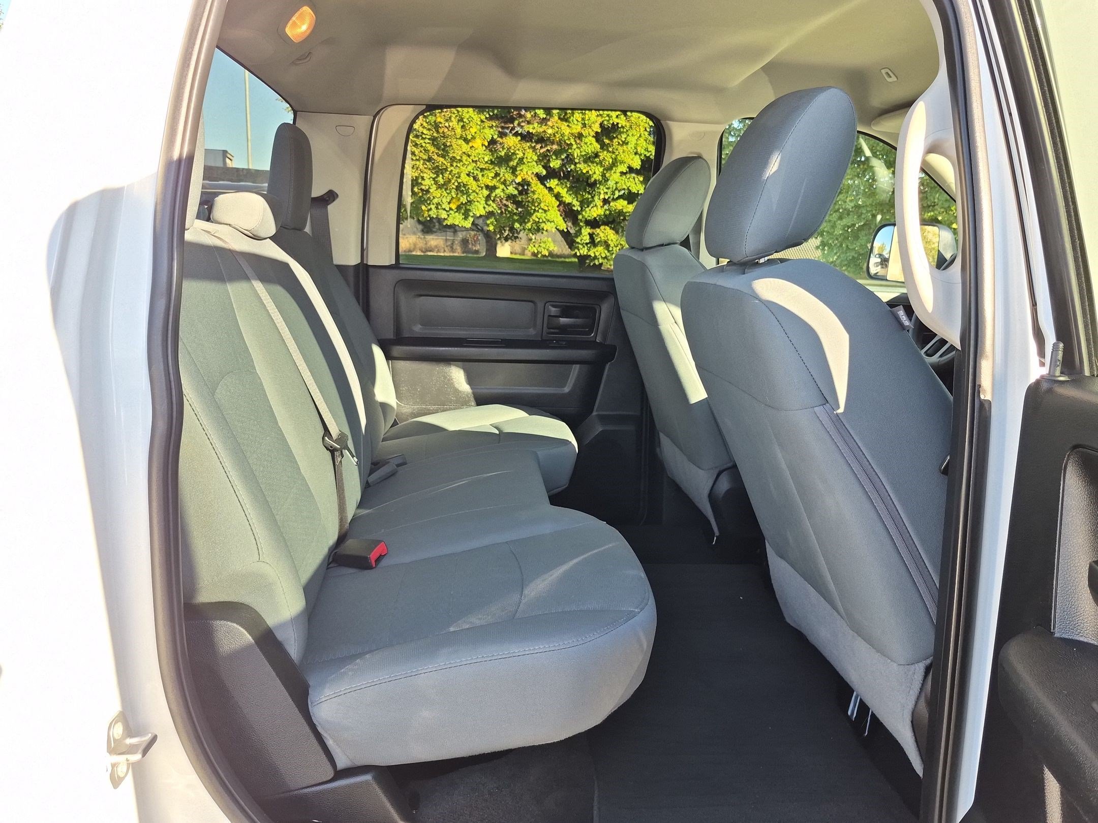 Used 2018 RAM 2500 Tradesman w/ Chrome Appearance Group AWD/4WD image 31