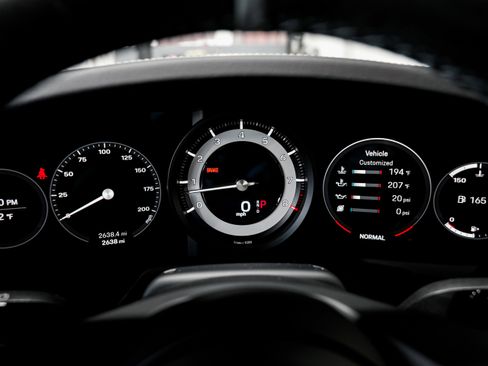 Used 2024 Porsche 911 Dakar image 12