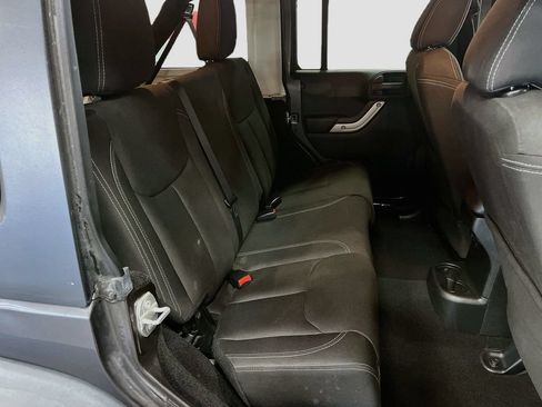 Used 2016 Jeep Wrangler Unlimited Rubicon w/ Connectivity Group AWD/4WD image 24