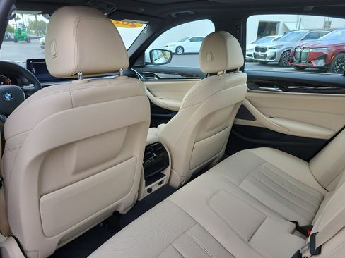 Used 2022 BMW 540i 540i w/ Premium Package image 11
