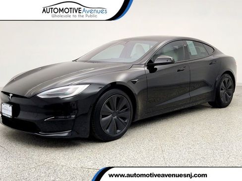Used 2022 Tesla Model S Plaid image 1