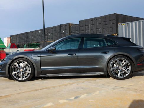 Used 2023 Porsche Taycan 4S image 5