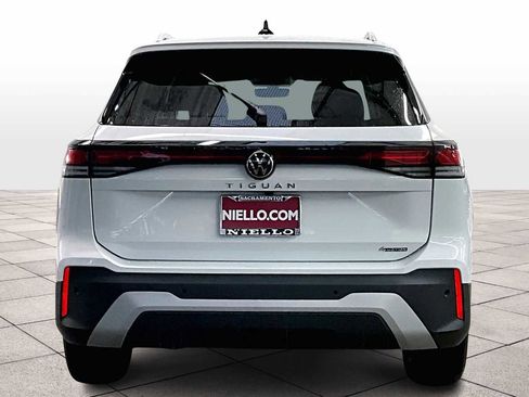 New 2026 Volkswagen Tiguan S image 6