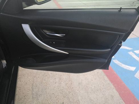 Used 2013 BMW 320i Sedan image 27