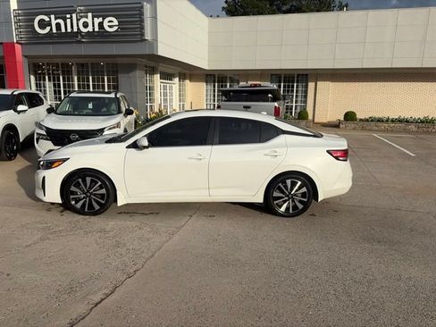 Used 2025 Nissan Sentra SV w/ SV Premium Package FWD image 1