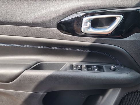New 2026 Jeep Compass Latitude AWD/4WD image 16
