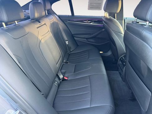 Used 2022 BMW 530e w/ M Sport Package image 30