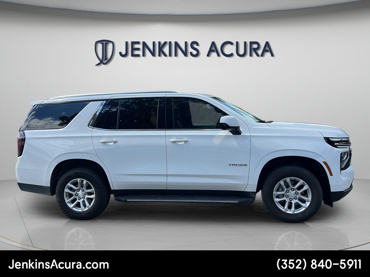 Used 2025 Chevrolet Tahoe LT RWD image 2