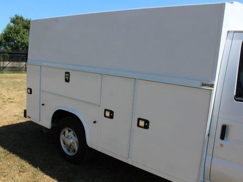 Used 2026 Ford E-350 and Econoline 350 Super Duty w/ Power Equipment Group RWD image 8