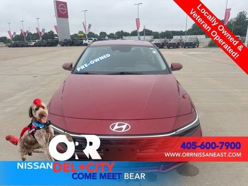 Used 2025 Hyundai Elantra SEL FWD image 8