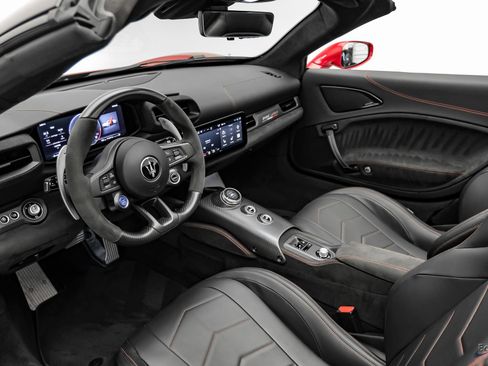 Used 2023 Maserati MC20 Spyder RWD image 3