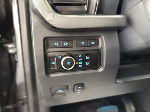 Used 2023 Ford F350 Platinum image 18