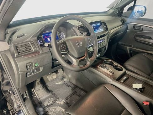 Used 2023 Honda Passport EX-L image 11