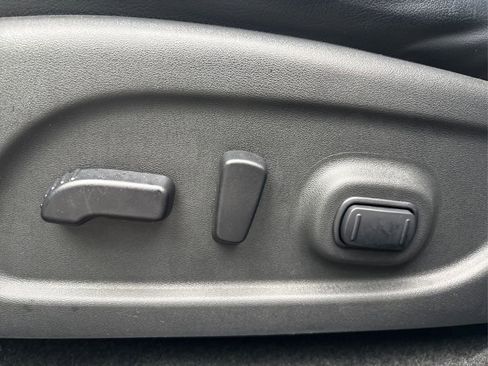 Used 2019 Nissan Pathfinder Platinum image 44