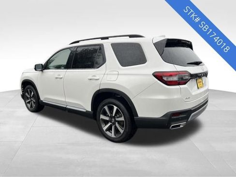 New 2025 Honda Pilot Touring image 5