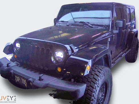 Used 2015 Jeep Wrangler Unlimited Sahara w/ Dual Top Group AWD/4WD image 18