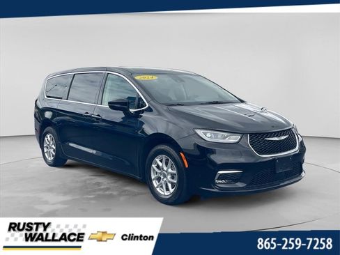 Used 2024 Chrysler Pacifica Touring-L FWD image 1