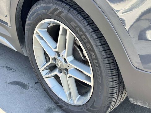 Used 2017 Hyundai Santa Fe Limited w/ Cargo Package FWD image 24