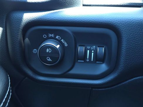 New 2026 RAM 2500 Laramie AWD/4WD image 31