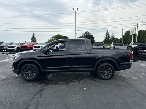 Used 2023 Honda Ridgeline Sport image 2