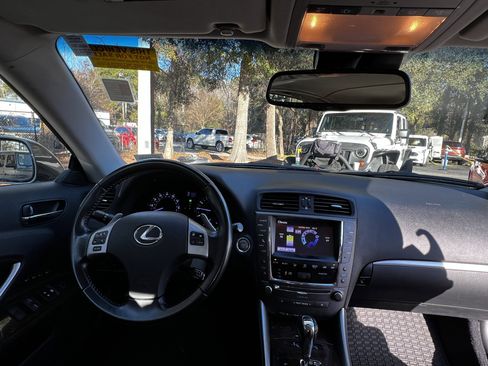 Used 2014 Lexus IS 250C image 34