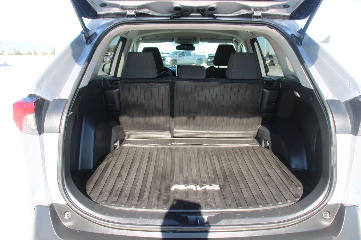 Used 2023 Toyota RAV4 LE AWD/4WD image 14